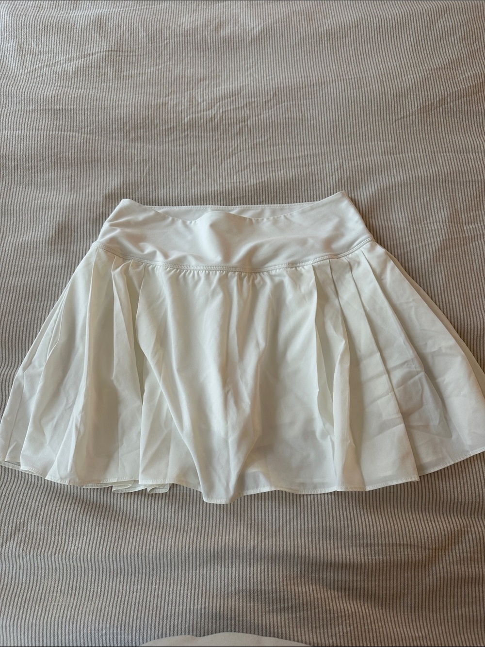 Old Navy White Pleated Mini Skirt